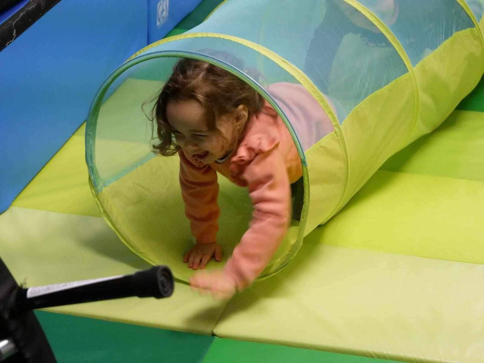 Cours collectifs de baby gym pour les bébés dès 10 mois jusqu'à 9 ans à Six fours les plages