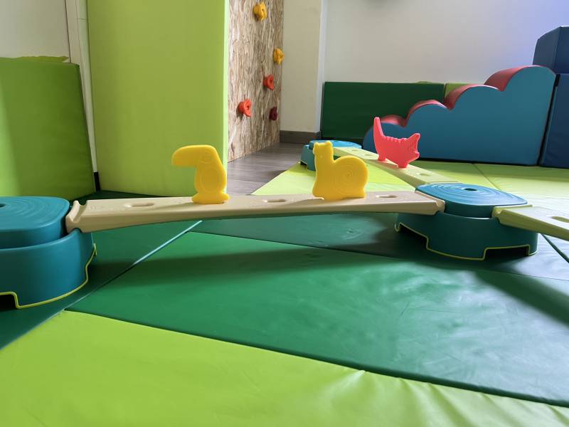 Espace baby gym en accès libre pour assistante maternelle près de Toulon